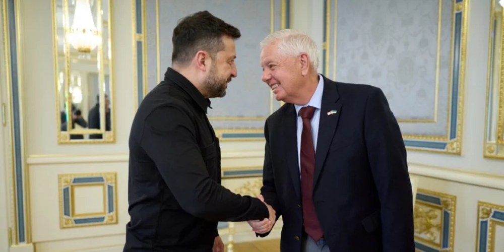 Ліндсі Грем — американський сенатор-республіканець від Південної Кароліни, під час одного з публічних візитів.