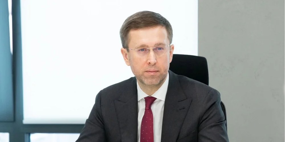 Сергій Корецький, прем'єр-міністр України, під час першої міжнародної розмови