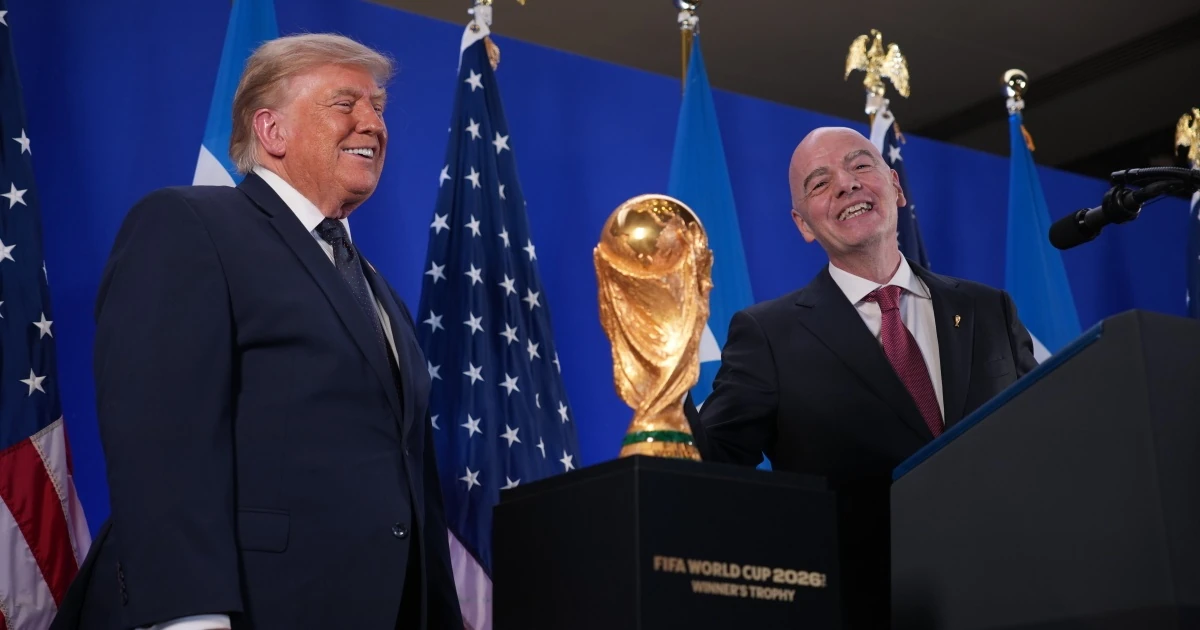 Дональд Трамп і Джанні Інфантіно під час спільного заходу на Чемпіонаті світу з футболу