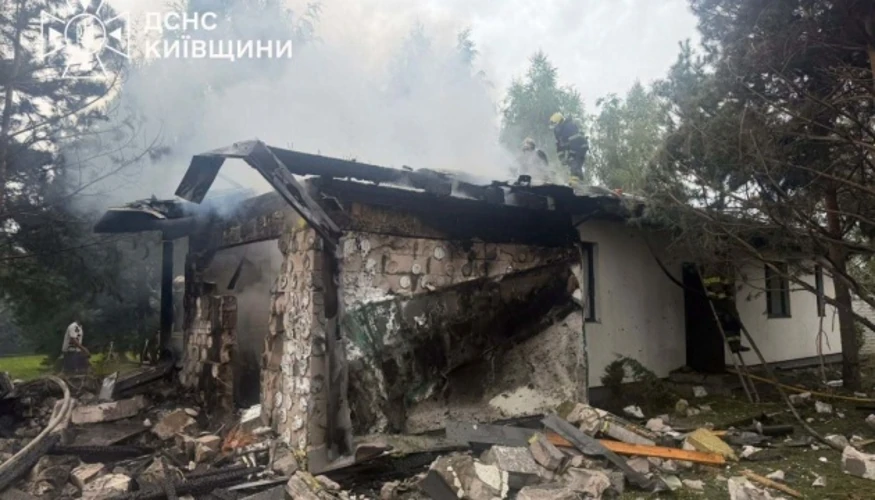 наслідки атаки РФ на Київщині, фото ДСНС