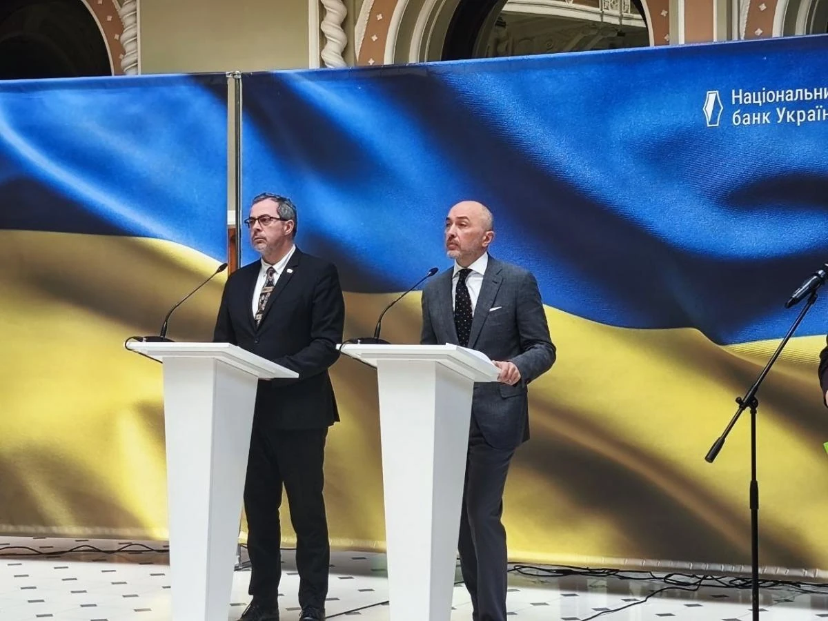 Андрій Пишний та Андрій Юраш представляють ідею монети на честь Іоанна Павла ІІ