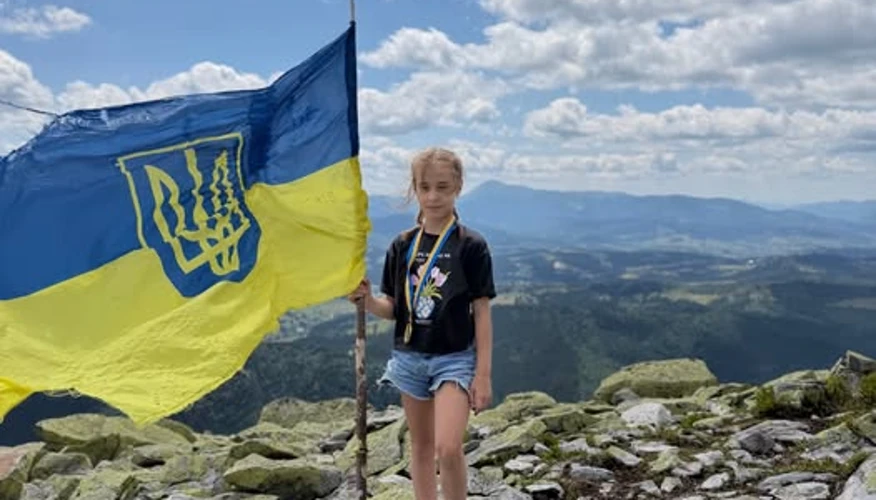Рекорд 9-річної Евеліни Саркісян: всі шість двотисячників Карпат підкорено