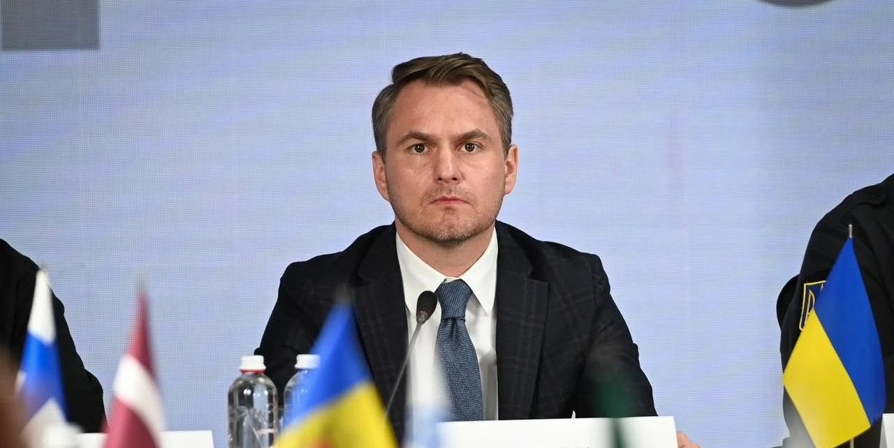 Невідкладне звільнення Кравченка: що відомо про виїзд і вимогу Зеленського
